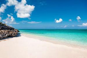 vacation-rental-photo_turks-and-caicos_tnc-mjn_villa-maryjane_mjnbah02_desktop