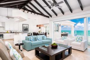 vacation-rental-photo_turks-and-caicos_tnc-mjn_villa-maryjane_mjnliv01_desktop